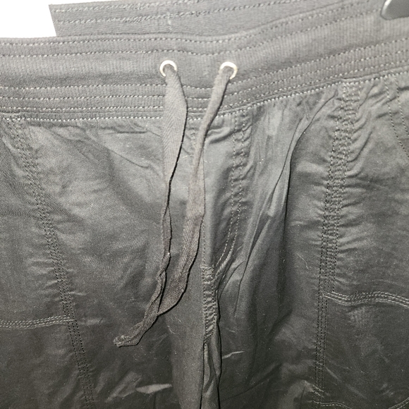 Ladies Shorts - Picture 2 of 6